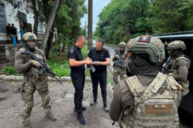ДБР оголосило підозри двом військовослужбовцям полку "Скеля", що побили та незаконно утримували побратимів