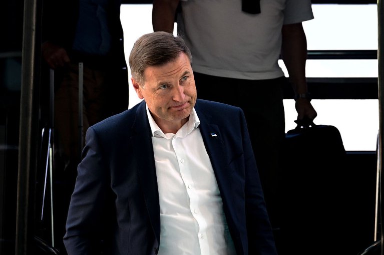 Міністр оборони Естонії оголосив про відставку через провал закупівель снарядів для України