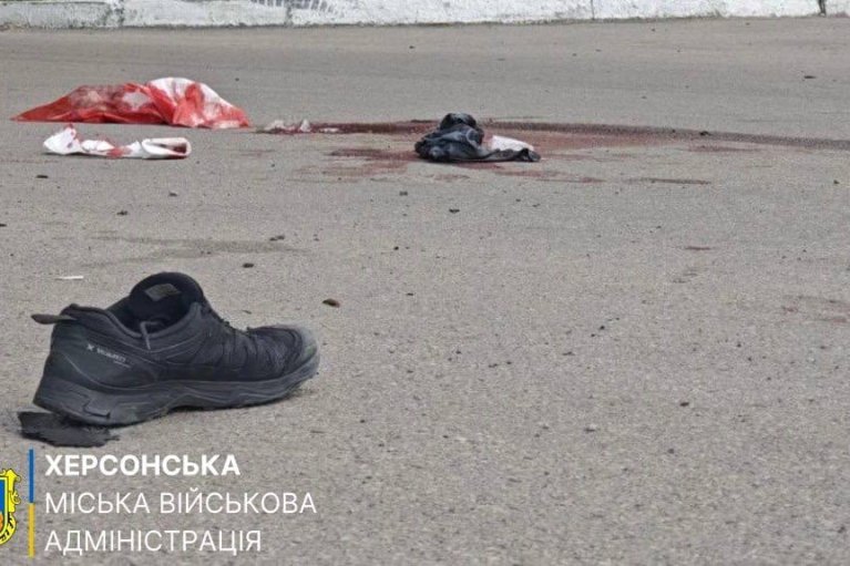 Россияне ударили по Центральному рынку Херсона: есть раненые (ФОТО)