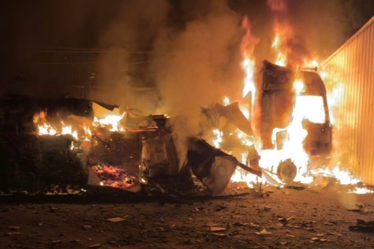 На Дніпропетровщині від обстрілів постраждали троє людей, пошкоджені оселі та  агропідприємство (ФОТО)