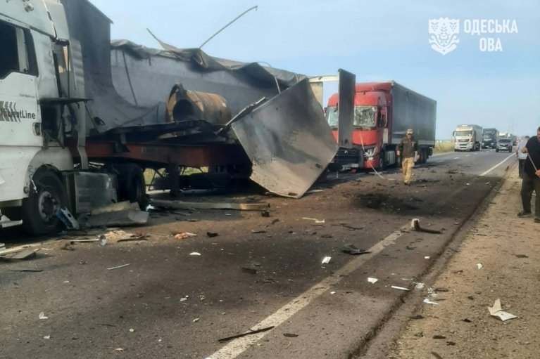 РФ атаковала дорогу в Одесской области: пятеро пострадавших, один — в критическом состоянии