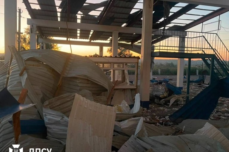 Оккупанты обстреляли пункт пропуска на границе с Молдовой на Одесщине, движение пришлось перекрыть (ФОТО)