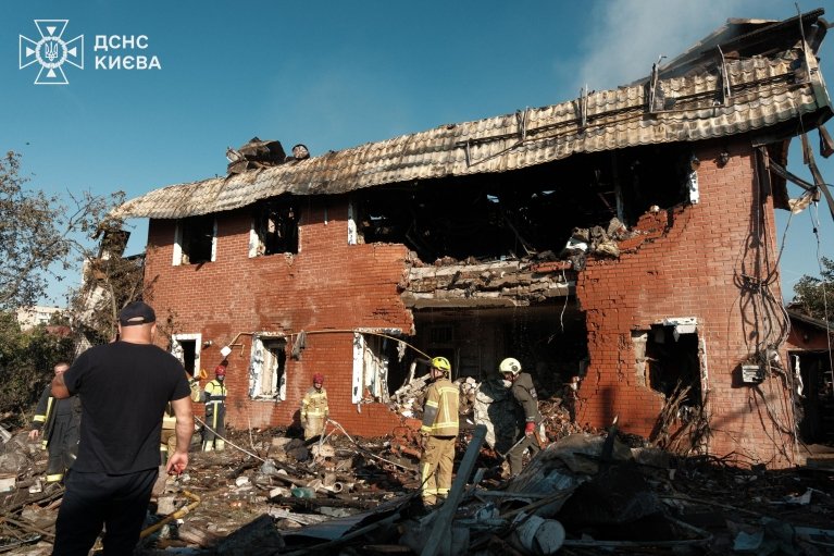 У Києві 3 липня оголосили днем жалоби за загиблими внаслідок нічної атаки
