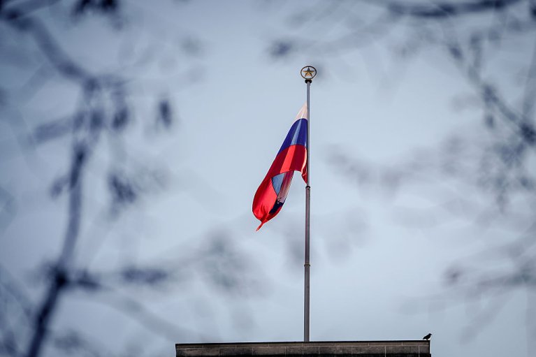 Треть россиян начала экономить на еде из-за войны против Украины, – СВР