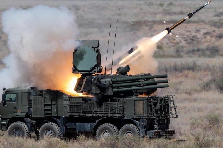 Украинская разведка назвала заводы, производящие ракеты для российских "Панцирей"