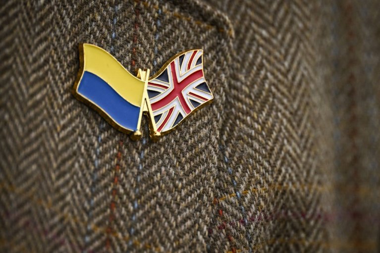 Зеленский прилетел в Британию