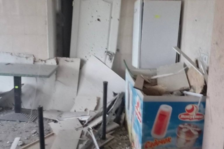 Від ударів по Дніпропетровщині постраждали АЗС, оселі та підприємство (ФОТО)