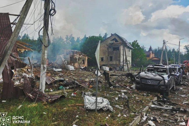 В больнице скончался 20-летний парень, раненный при ударе по выставке вооружения под Киевом