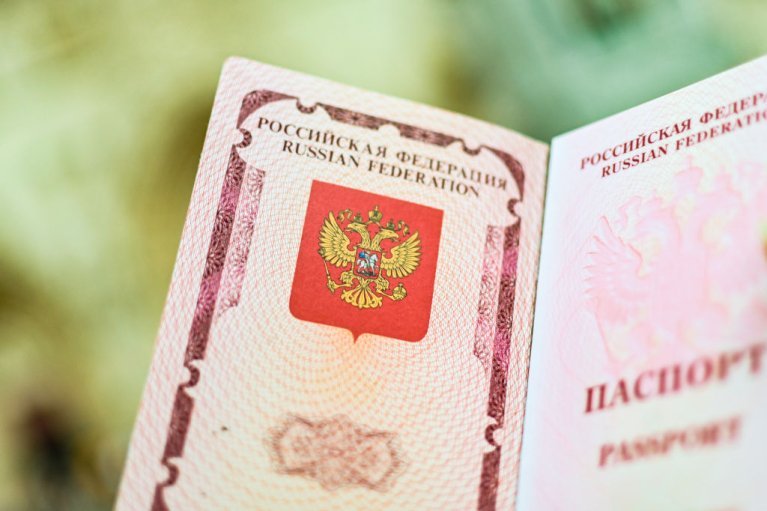 Латвия запретила владеть оружием людям с паспортами России или Беларуси