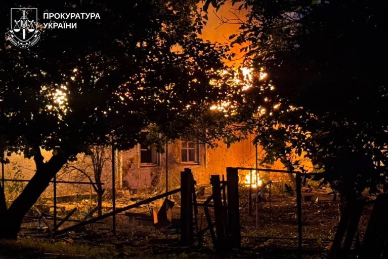В Балаклее на Харьковщине от обстрела пострадала семья, в пригороде — горело предприятие (ФОТО)