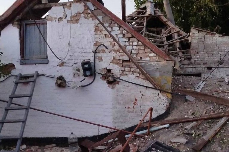 На Днепропетровщине обстрелами повреждены ферма и дом, пострадали двое детей (ФОТО)