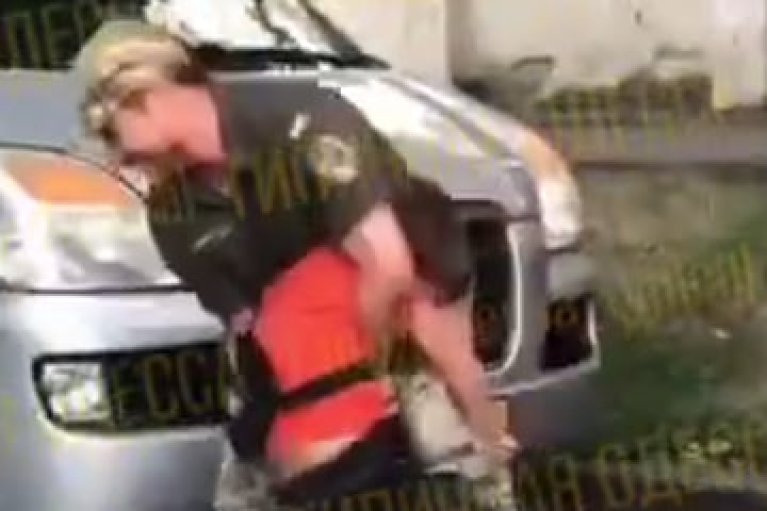 В Одессе работник ТЦК начал драку с подростком: полиция завела дело