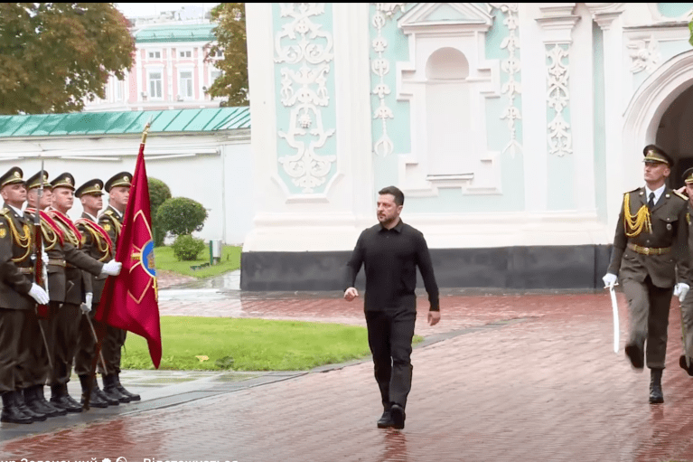 Новые послы четырех стран начали работу в Украине