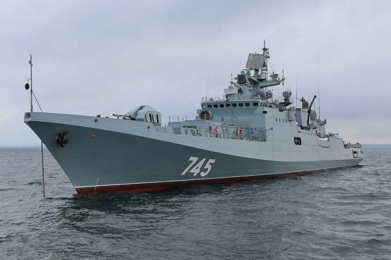 Російський фрегат відкрив попереджувальний вогонь у бік британської яхти