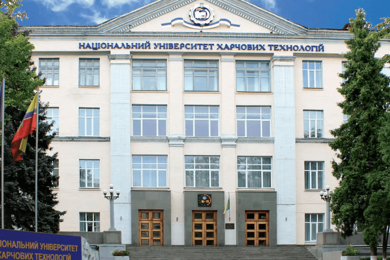 Росіяни вгатили по Національному університету харчових технологій у Києві (ФОТО)