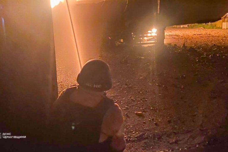 В результате ударов по Черниговщине вспыхнули пожары, есть повреждения