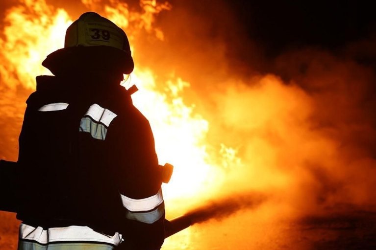 На Дніпропетровщині у пожежі загинули троє маленьких дітей