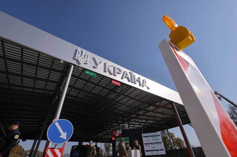 Новий пункт пропуску на кордоні з Румунією зможе оформлювати до 400 легкових та 360 вандажних автомобілів на добу,  – Калашник