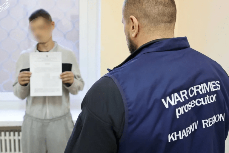Суд обрав запобіжний захід російському солдату, який розстріляв п'ятьох військових ЗСУ та цивільного на Харківщині