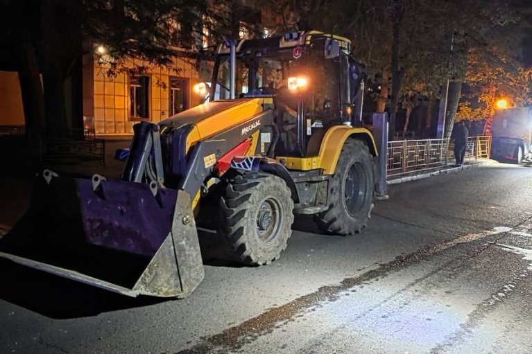 От удара по Одессе пострадали школа и медучреждение (ФОТО)