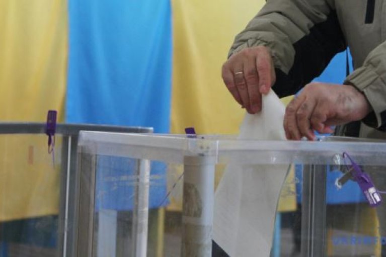 Вибори мають залежати від безпеки та можливості взяти у них участь для всіх громадян, а не від рейтингів політиків, — Палатний