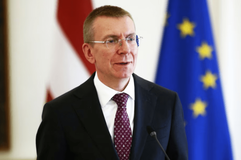 Президент Латвии считает, что Россия может атаковать страны НАТО