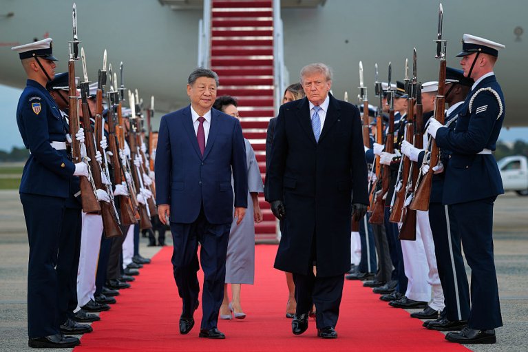 Трамп і Сі Цзіньпін домовилися продовжити торговельне перемир’я