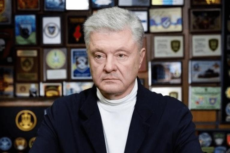 Порошенко слідом за Кучмою та Ющенком відмовився від польського ордена