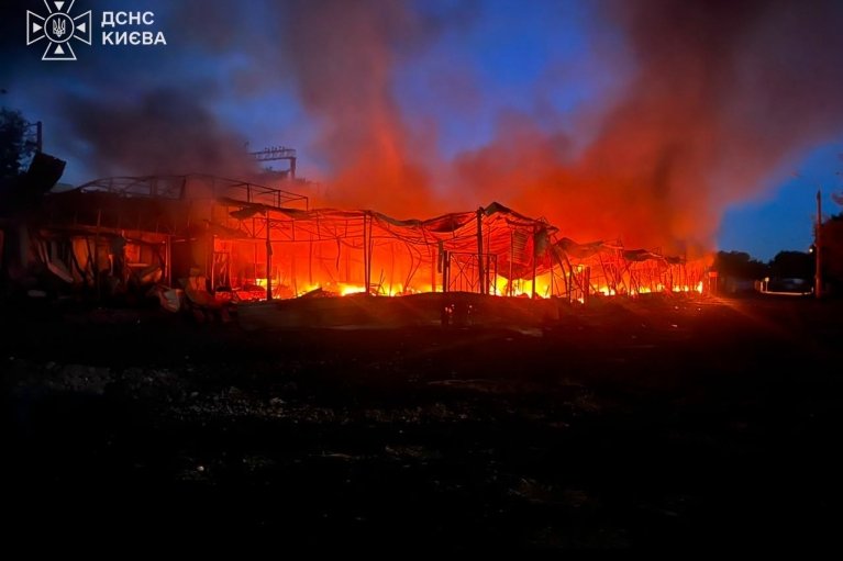 После массированной атаки на Украину Зеленский попросил партнеров ускорить поставки ракет для ПВО