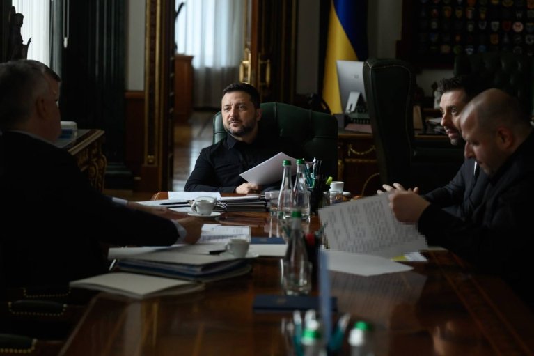 Володимир Зеленський зібрав наших переговорників перед зустріччю з спецпредставниками США (ФОТО)