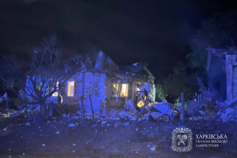 Вночі росіяни вдарили КАБом по Ізюму: постраждали двоє дорослих та немовля
