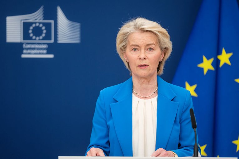 Украина начала получать средства в пределах 90-миллиардного кредита