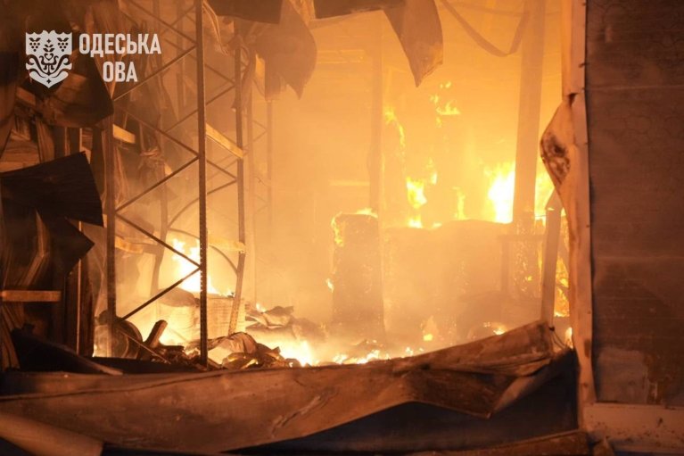 Россияне ударили по Одесщине: ранены четыре человека, разбиты дома, в области перебои со светом
