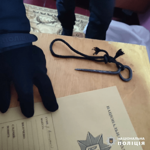 Знаряддя злочину, яким, ймовірно, було скоєно напад на військовослужбовця ТЦК на Вінниччині
