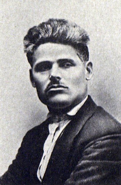 Тимофій Сапронов – лідер групи "демократичного централізму", більшовик із 1912 р., в грудні 1919 – березні 1920 р. – голова Харківського губернського ревкому та губкому КП(б)У. Розстріляний в 1937 р.