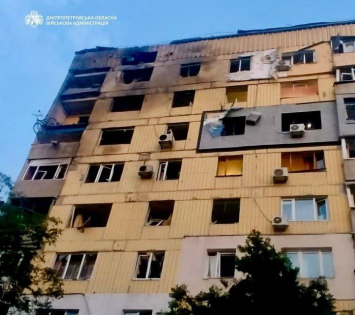 Пошкоджений від обстрілу будинок на Дніпропетровщині