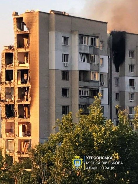 Пожежа в Херсоні після обстрілу