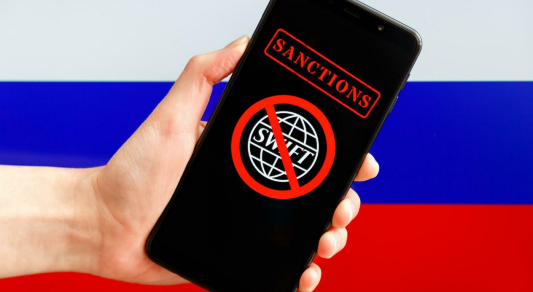 Русский банк, иди нах... Что означает для России отключение от SWIFT 