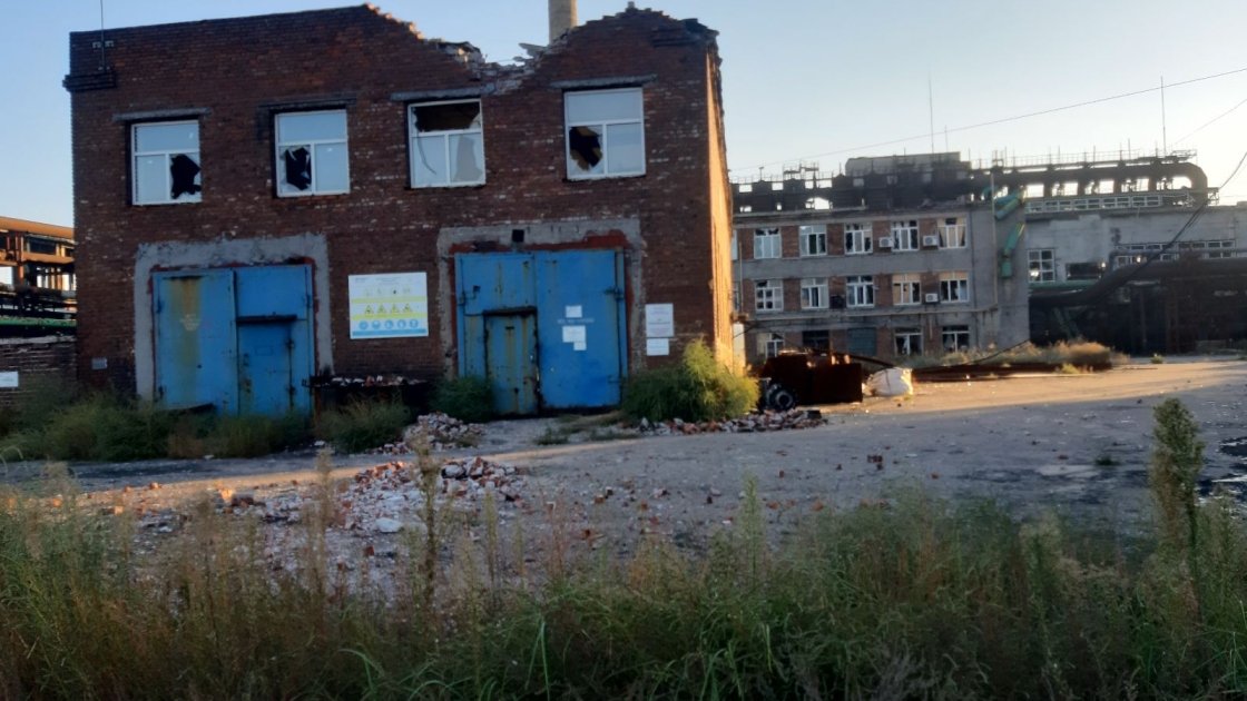 Разрушения здания мастерской механиков цеха улавливания №1