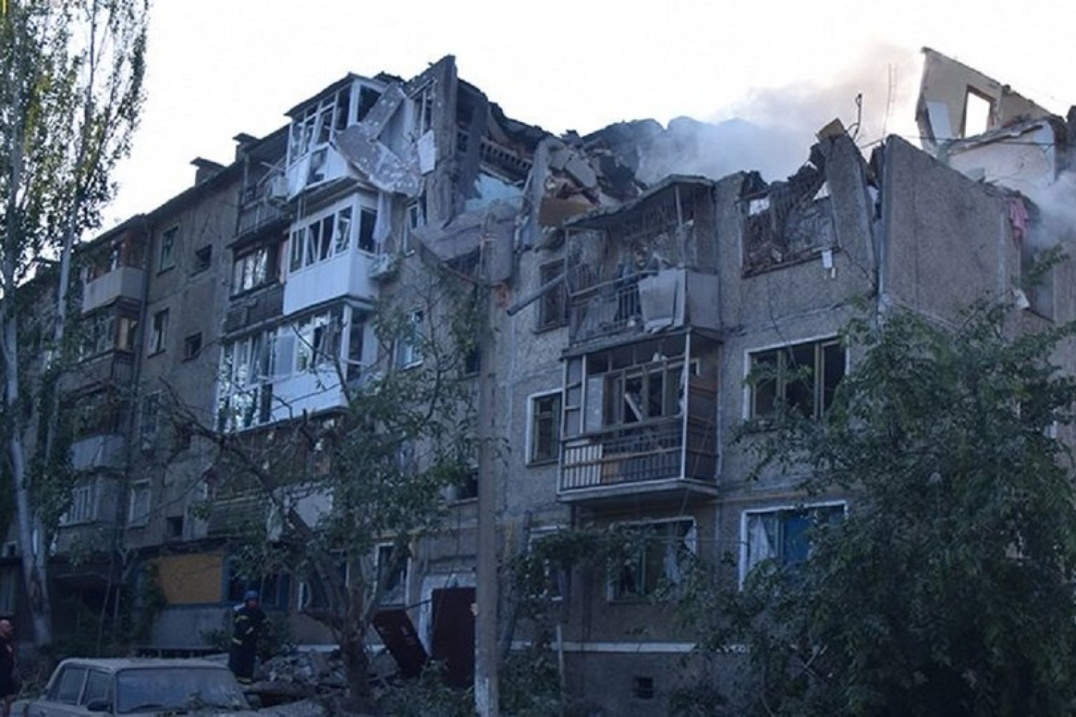 Николаев 30 июня. Разрушенное здание. Разрушенный город. Разрушенные многоэтажки. Жуткий дом.