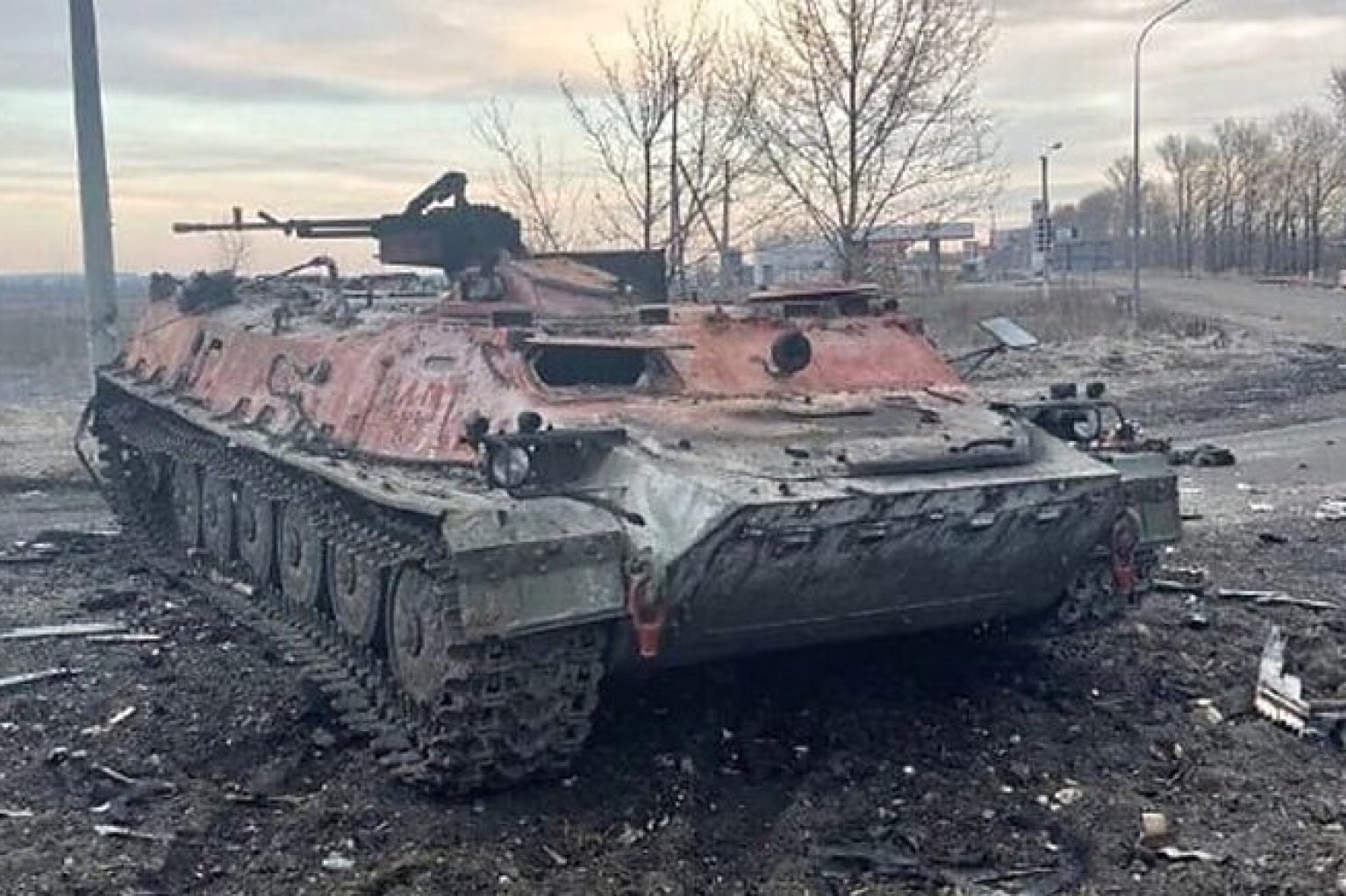 24 25 26 апреля. Подбитые российские танки в Украине. Подбитая техника на Украине. Подбитые украинские танки.