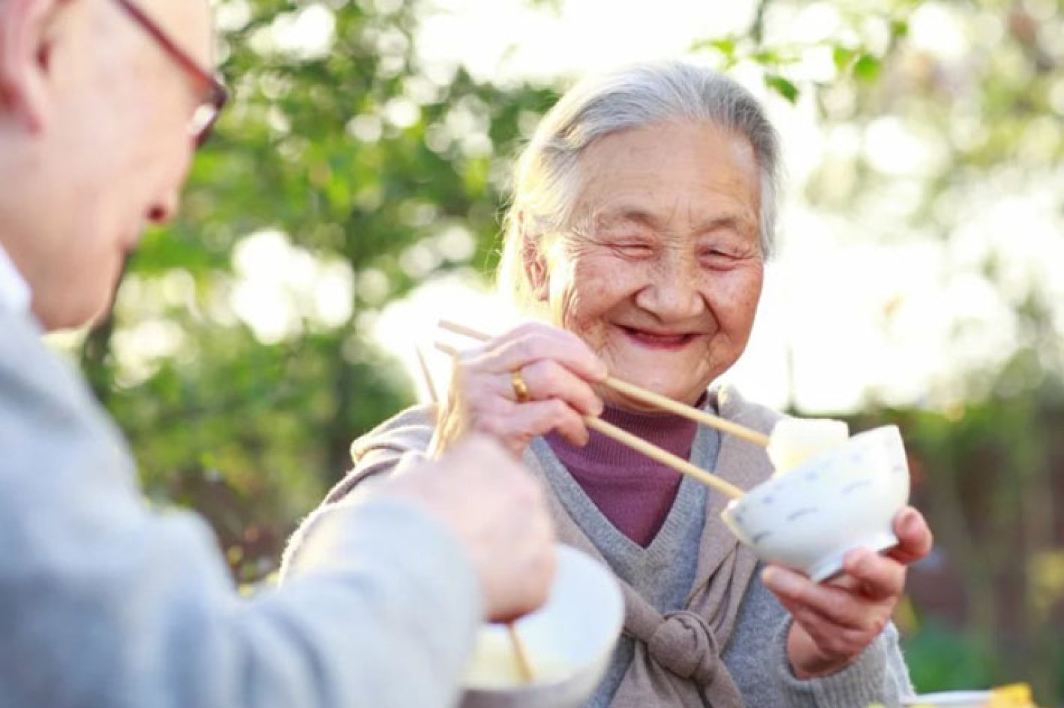 Туры долголетия. Долгожители Окинавы. Долгожители Японии. Пенсионеры в Японии. Пожилые люди в Японии.