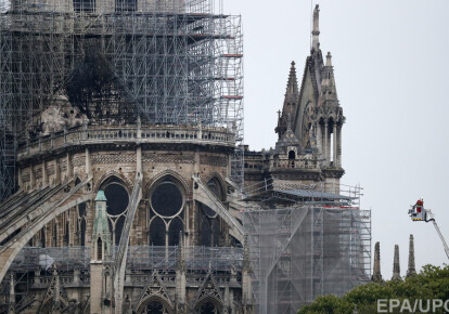 Пожежники ліквідували всі осередки загоряння в середньовічному Соборі Паризької Богоматері