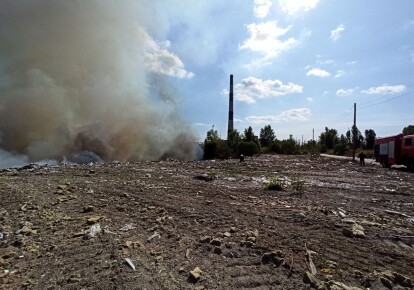 Пожар на свалке в Дарницком районе Киева