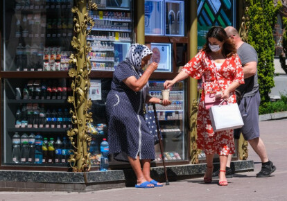 Кожному десятому українцю не вистачає грошей на їжу. Фото: УНІАН