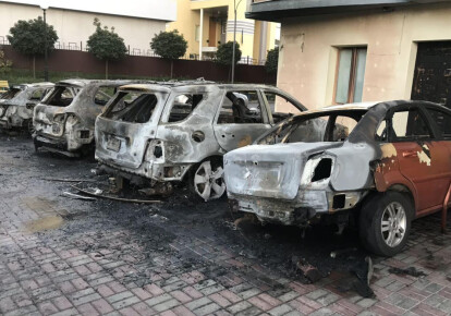 В центре Харькова сгорели 5 автомобилей. Фото: Нацполиция