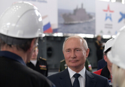 Володимир Путін взяв участь у закладці двох вертольотоносців у Керчі / Getty Images