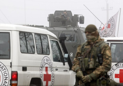 Красный Крест отправил на Донбасс 5 грузовиков гумконвоя. Фото: УНИАН