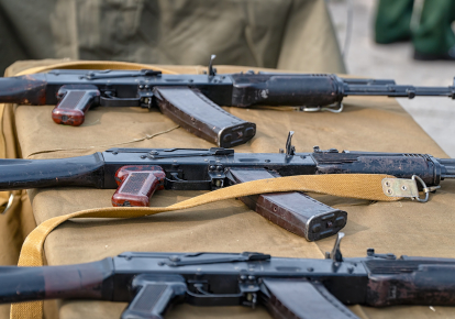 Литва передала ВСУ 7 000 автоматов Калашникова и патроны к ним
