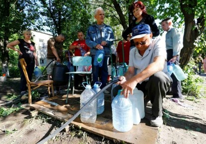 В Донецке за водой огромные очереди
